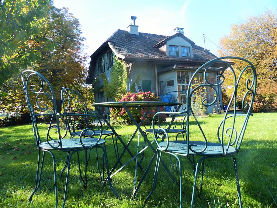 Prendre son petit déjeuner le matin les pieds dans l'herbe
