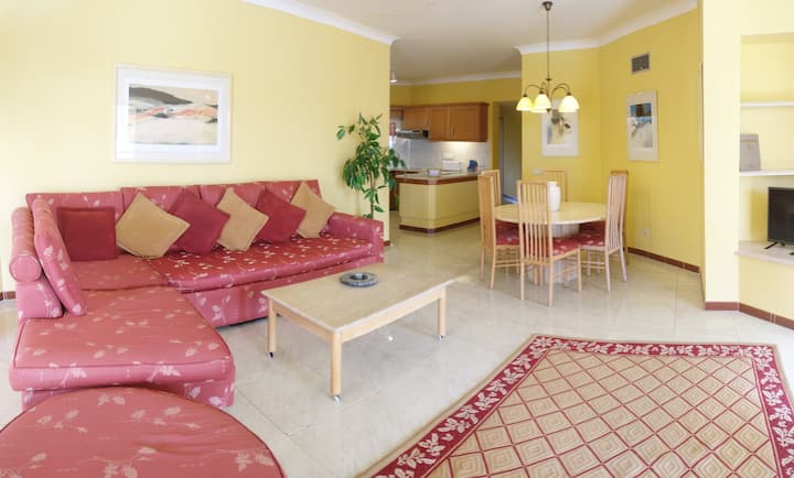 ห้องนั่งเล่นพร้อมโซฟาเบดคู่ | ห้องนั่งเล่นพร้อมเตียงโซฟา | ห้องนั่งเล่นพร้อมเตียงโซฟา 1 หลัง