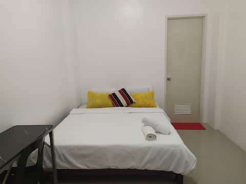 JM's HAUZ (JK's room) Private & Air-conditioned