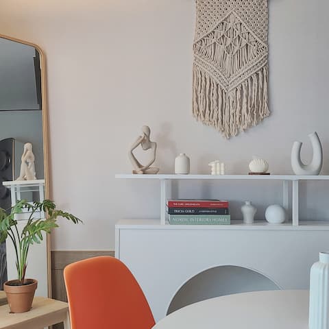 [Stayyoung] Eulji University Hospital 4 minutes/spacious living room for up to 8 people/family frien