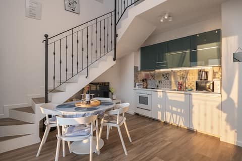 Comfort gallery apartment with balcony & sea  view