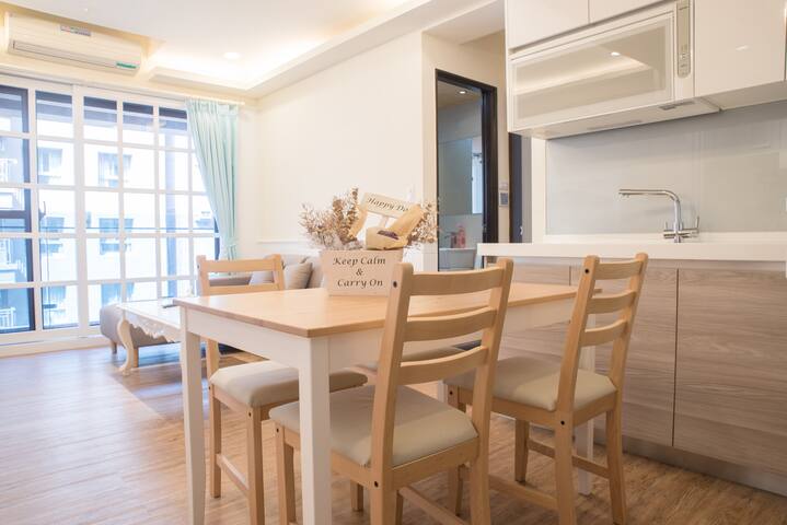 6-18 guests/ 3 apt combos/luggage drop/elevator