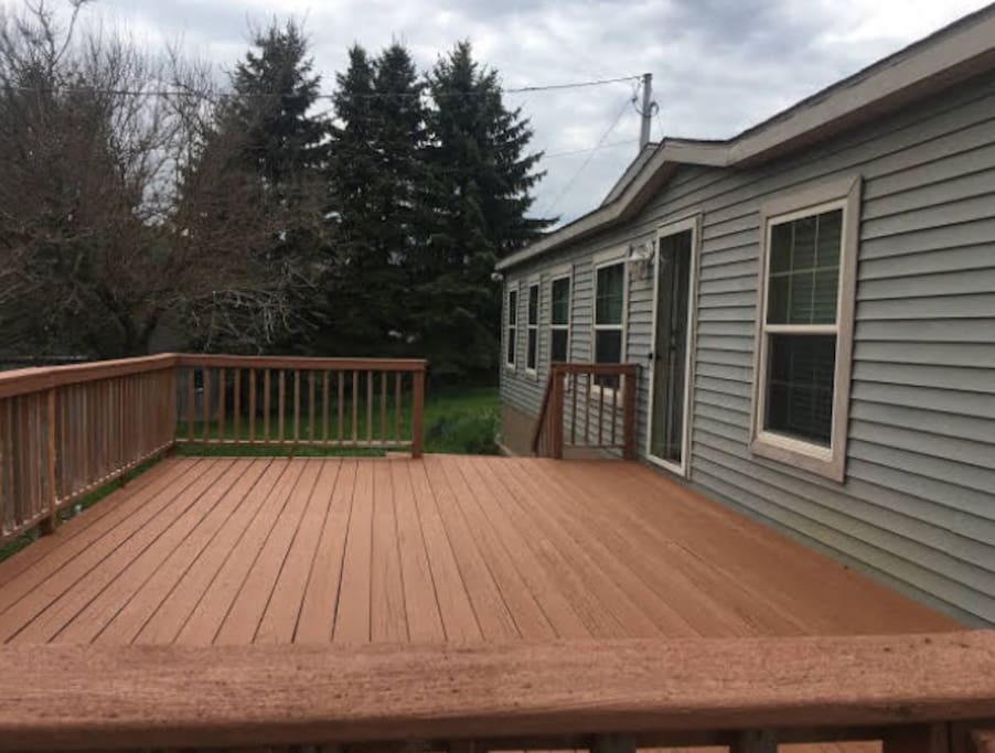 Large main deck
20x45