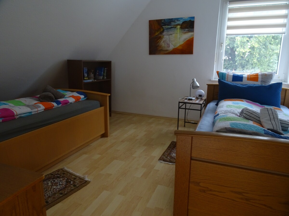 Dhoma e gjumit Nr. 3 me 2 krevate tek.