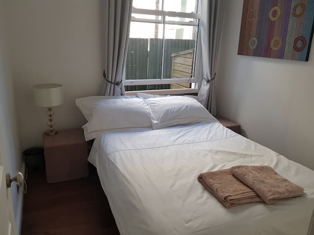 Cosy Comfortable Bright Double Room In Clapham Apartments