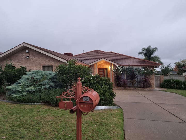 Wagga Wagga Holiday Rentals & Homes New South Wales, Australia Airbnb