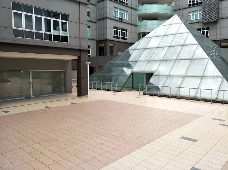 The outlook of the event space