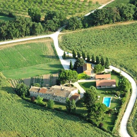 Beautiful private villa for 22 people +2 - pool