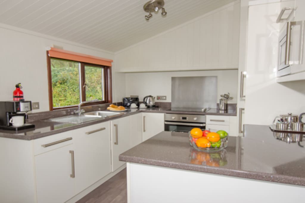 Fully fitted kitchen