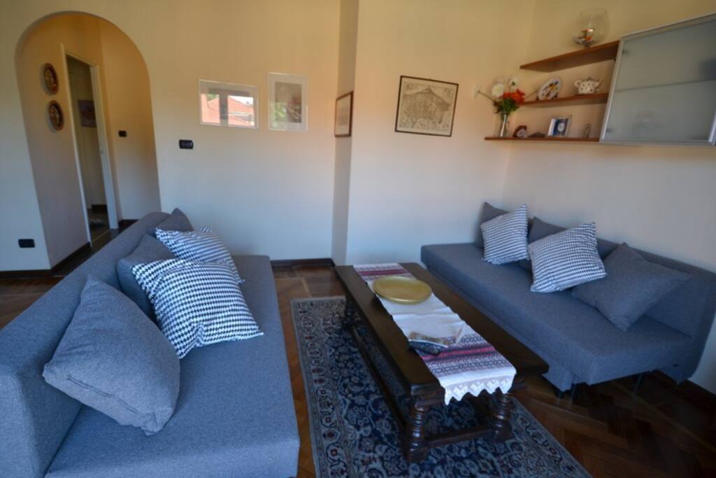 Soggiorno con divani letto