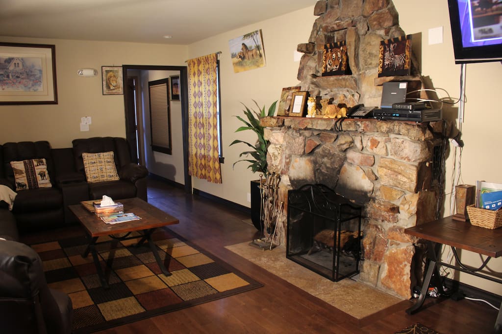 Entrance to sitting room with fireplace