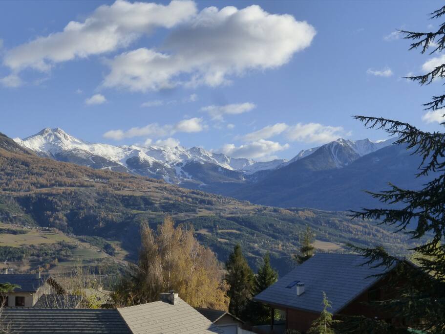Vue de la véranda sur la station des Orres.