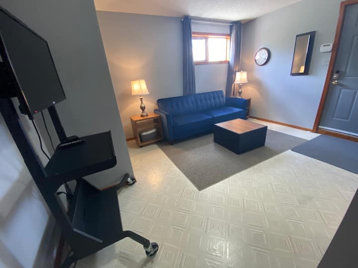 Private Suite Downtown 2 Blocks From Hospital - Prince George