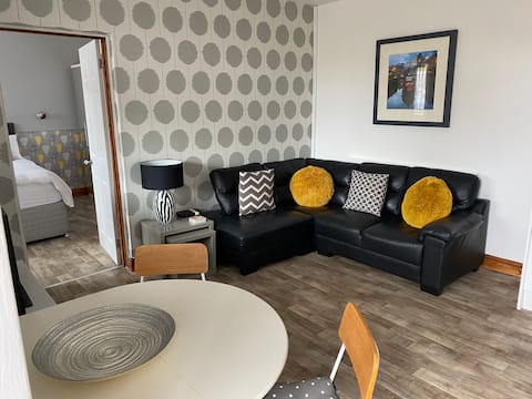 Top performing Airbnb: Sandtops Cottage with HotTub in Penally