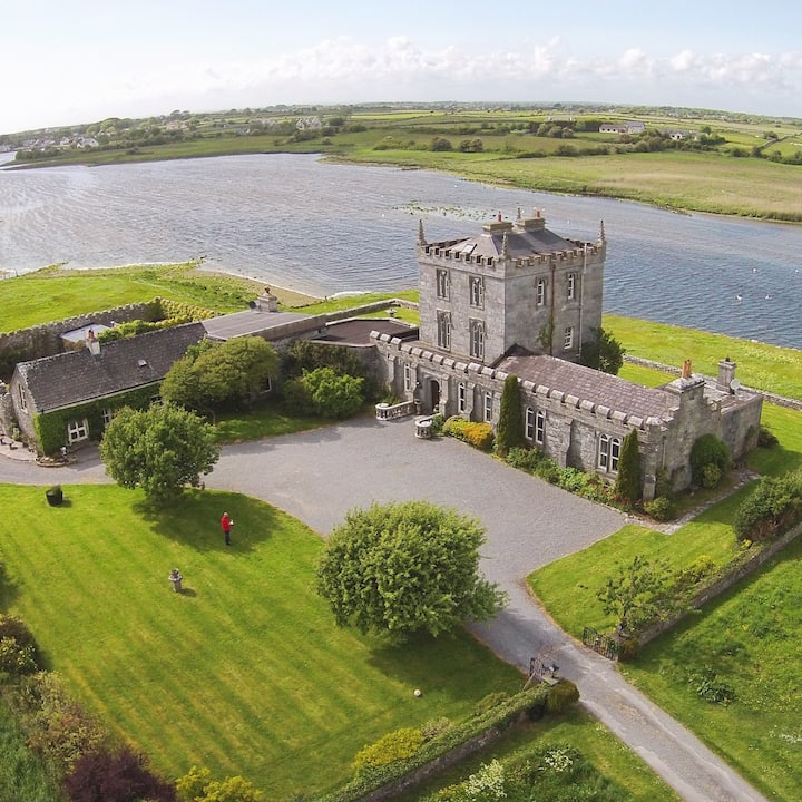 20 Castles For Rent on Airbnb in the US and Europe - Thrillist