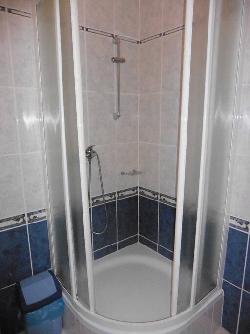 Suite No 3 - shower
