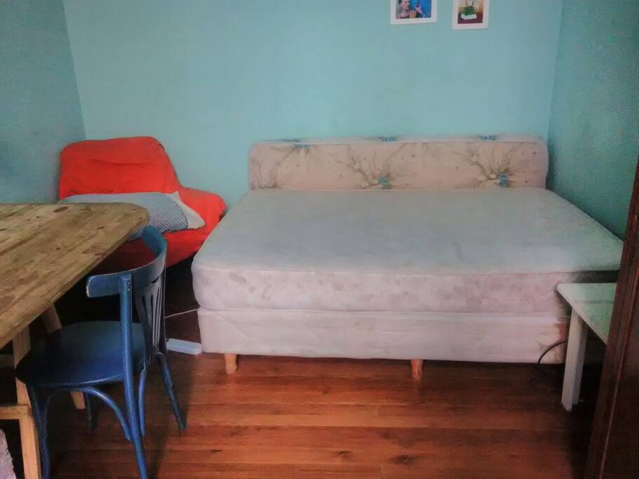 Cama de 2 plazas + colchón de 1 plaza