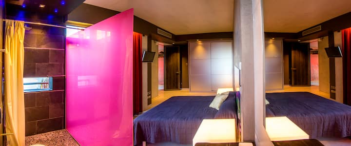 Bedroom 4 with garden and ocean view + bathroom