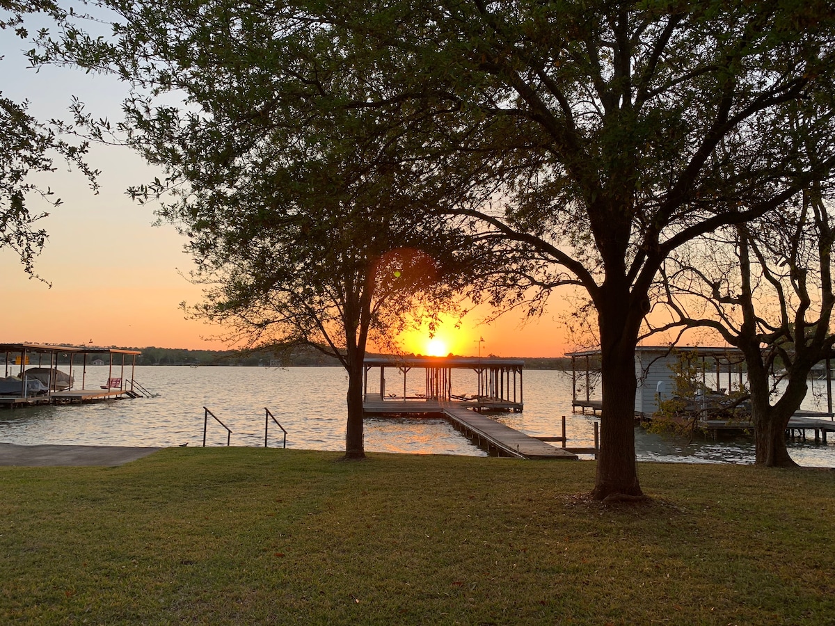 The Tropical Hideaway Condos For Sale Granite Shoals Tx Real Estate Bex Realty