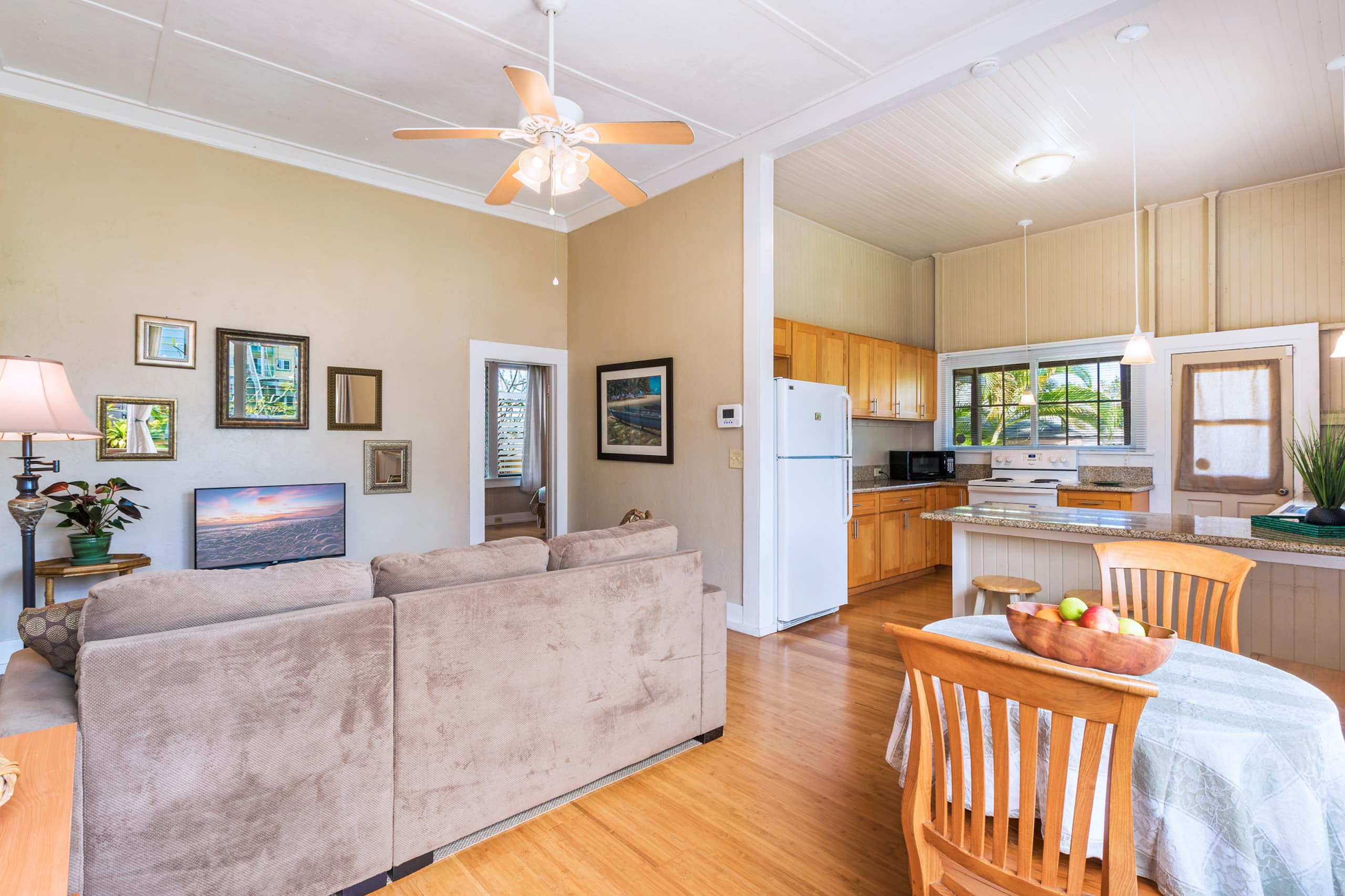 Renovated Plantation Home; Walk into Wailuku Town! - Image 1