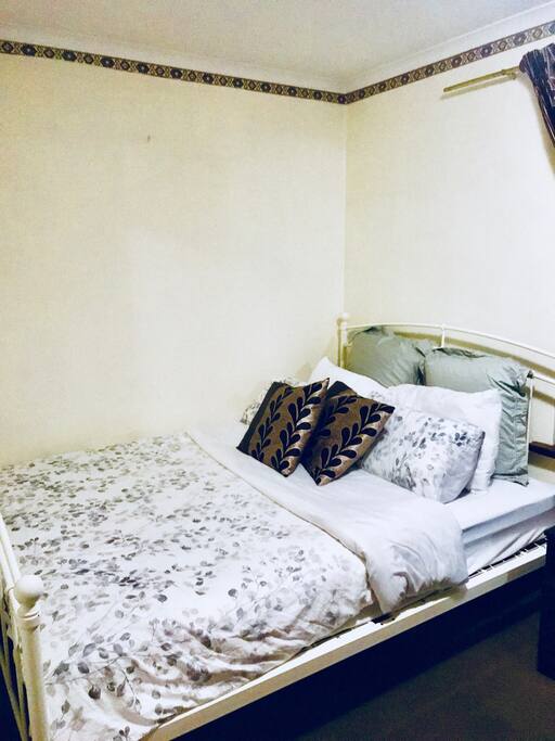 Queen bed