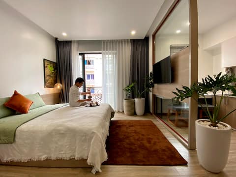 Hue crown boutique 302_green studio with balcony