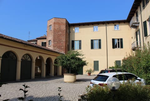 Apartment in vintage house (sleeps 4)