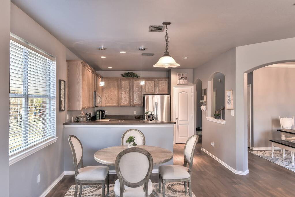 Breakfast Room looking toward Kitchen