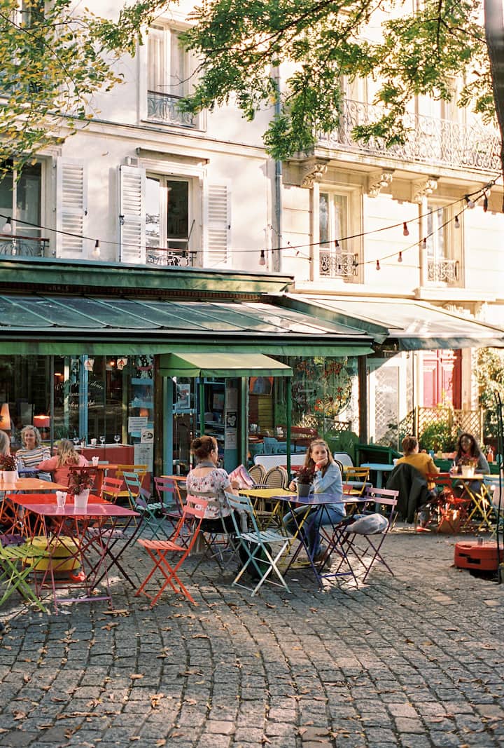 Paris Solo travelers