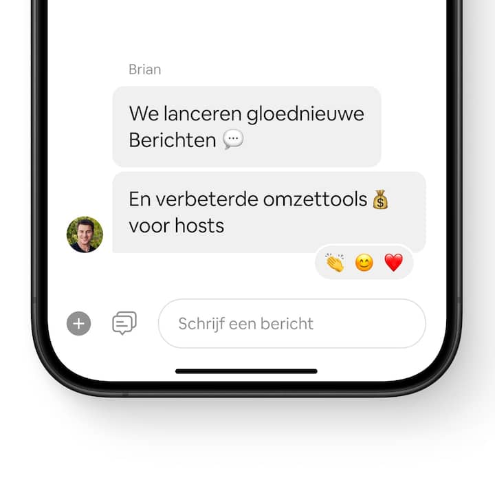 De Airbnb-app met het nieuwe tabblad Berichten waarop het filter Alles geselecteerd is, gevolgd door de filters Verhuren en Ongelezen.