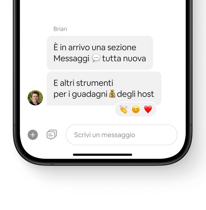 L'app di Airbnb mostra la nuovissima scheda Messaggi con il filtro "Tutti" selezionato, seguito dai filtri "Ospitare" e "Non letto".