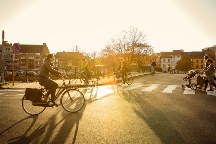 Ciclistas en Gante.