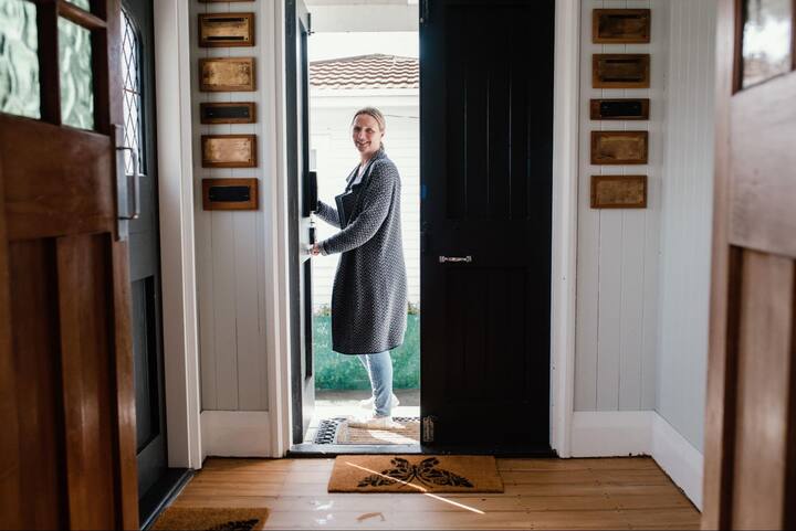 Airbnb host opens door 