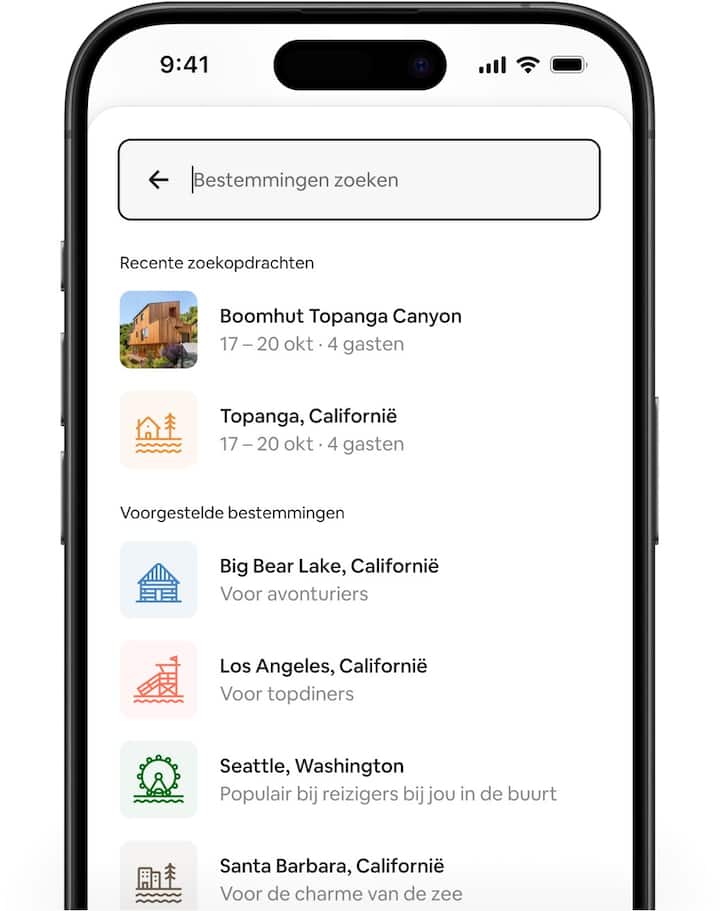 Airbnb-schermen met de verbeterde zoekfunctie en nieuwe voorgestelde bestemmingen. Daarnaast een kaart met actuele zoektips en nabijgelegen bezienswaardigheden.