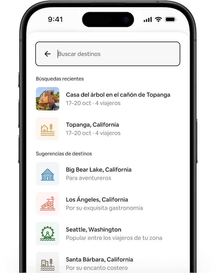 Varias pantallas de Airbnb muestran el nuevo diseño de búsqueda y las nuevas sugerencias de destinos, así como un mapa donde aparecen consejos de búsqueda y lugares de interés cercanos.