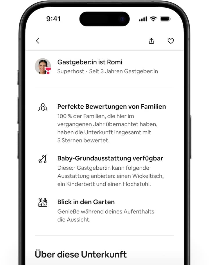 Bildschirme, auf denen die Airbnb-App geöffnet ist, zeigen eine Inseratsseite und scrollen dann nach unten, um die neuen personalisierten Highlights zu präsentieren.