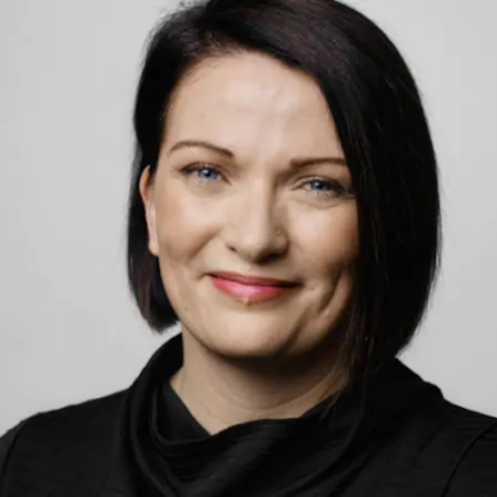 Jennifer Bond headshot