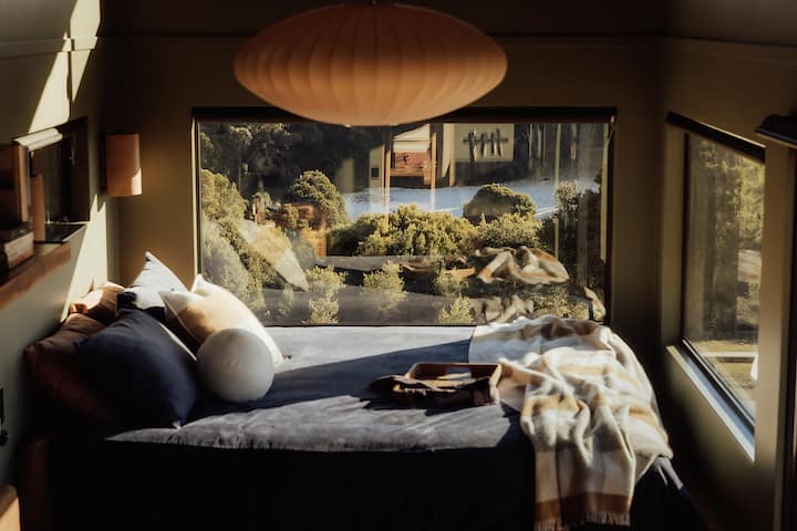 Candlebark Ridge Off Grid Retreat