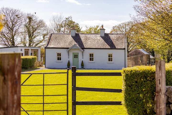 Listing in rural Galway