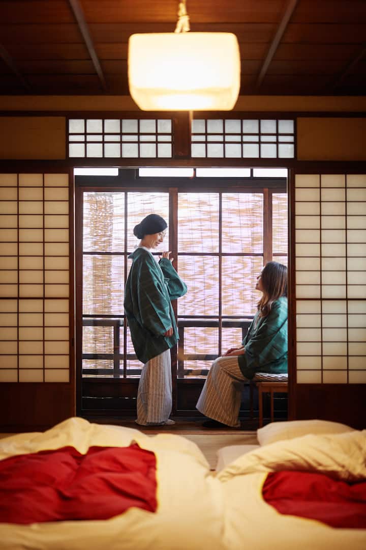 Image of Airbnb guests