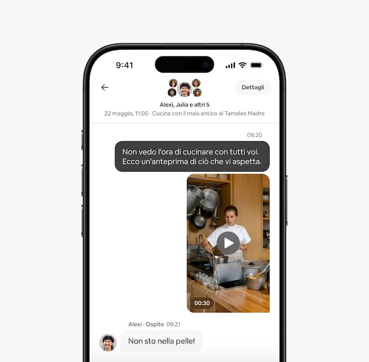 La conversazione di un host di esperienze con gli ospiti, in cui condivide un video introduttivo.