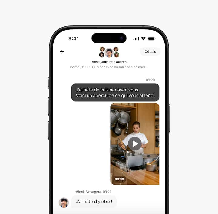 Dans un fil de discussion, sur l'application, un hôte d'expérience partage une vidéo de présentation avec des voyageurs.