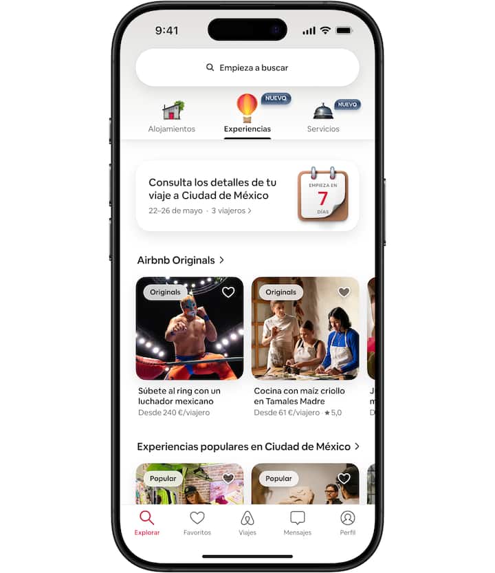 La aplicación de Airbnb muestra recomendaciones para un viaje programado.