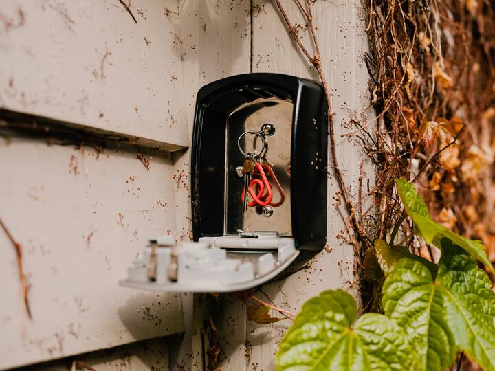 airbnb keychain
