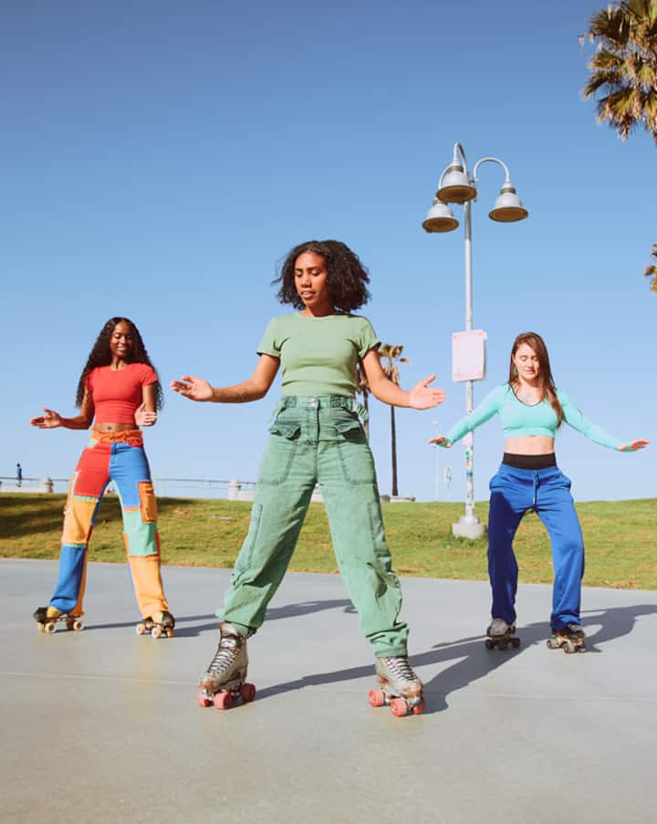 Roller dancing in Venice Beach