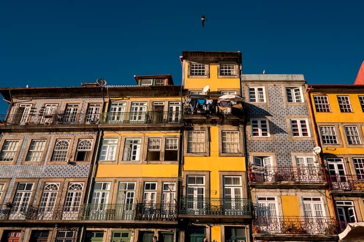 porto yellow building