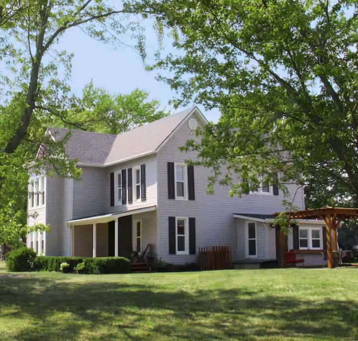 An image showing the exterior of a home in Kansas City