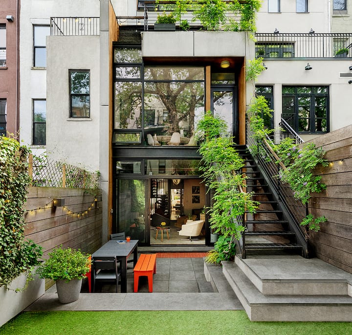 An image showing the exterior of a home in New York