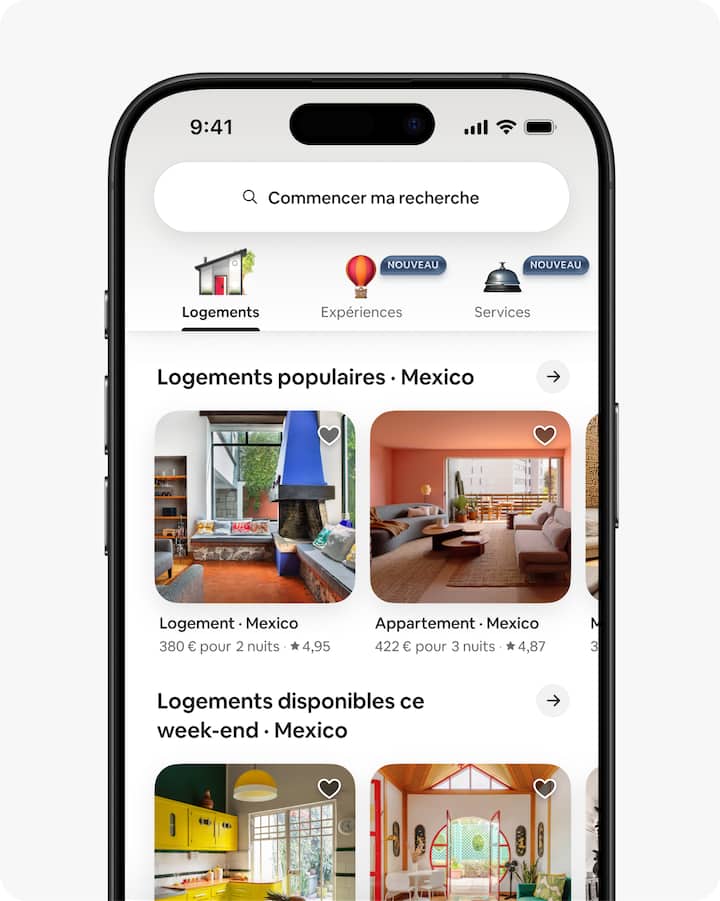 Une image sur un téléphone montrant deux façons de présenter les annonces aux voyageurs : annonces populaires et annonces disponibles ce week-end.