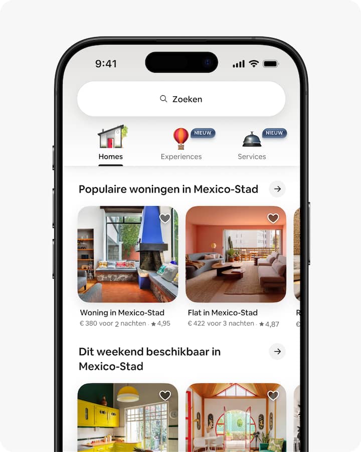 Een telefoonscherm met daarop 2 manieren waarop geadverteerde advertenties aan gasten worden getoond: populaire advertenties en advertenties die dit weekend beschikbaar zijn.